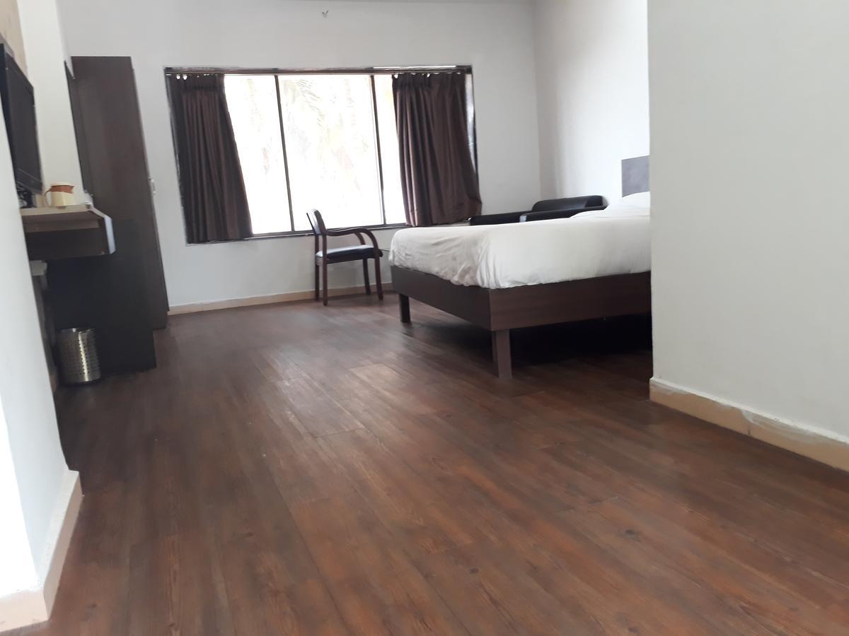 Hotel Sea Rock Villa Daman Exterior photo