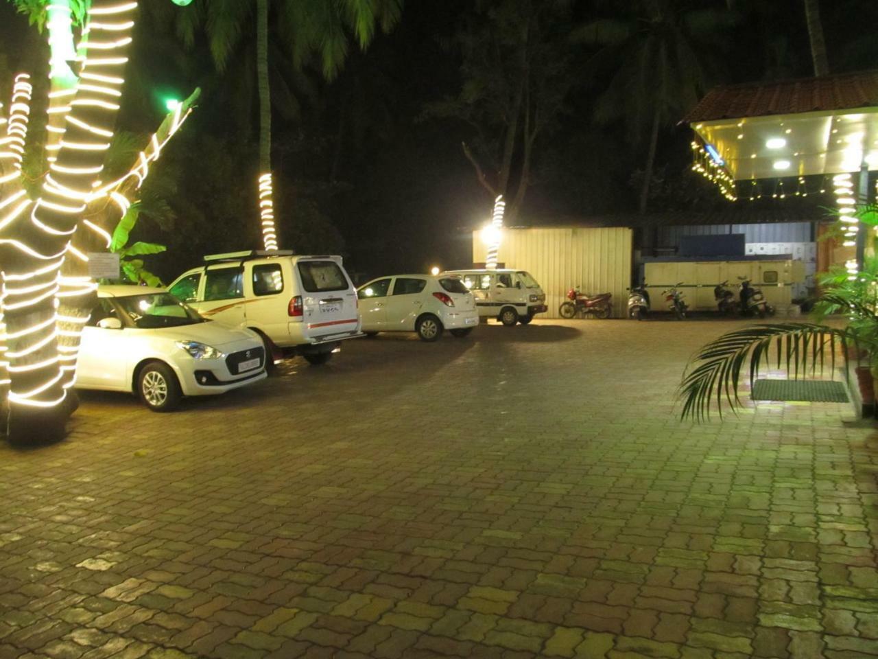 Hotel Sea Rock Villa Daman Exterior photo