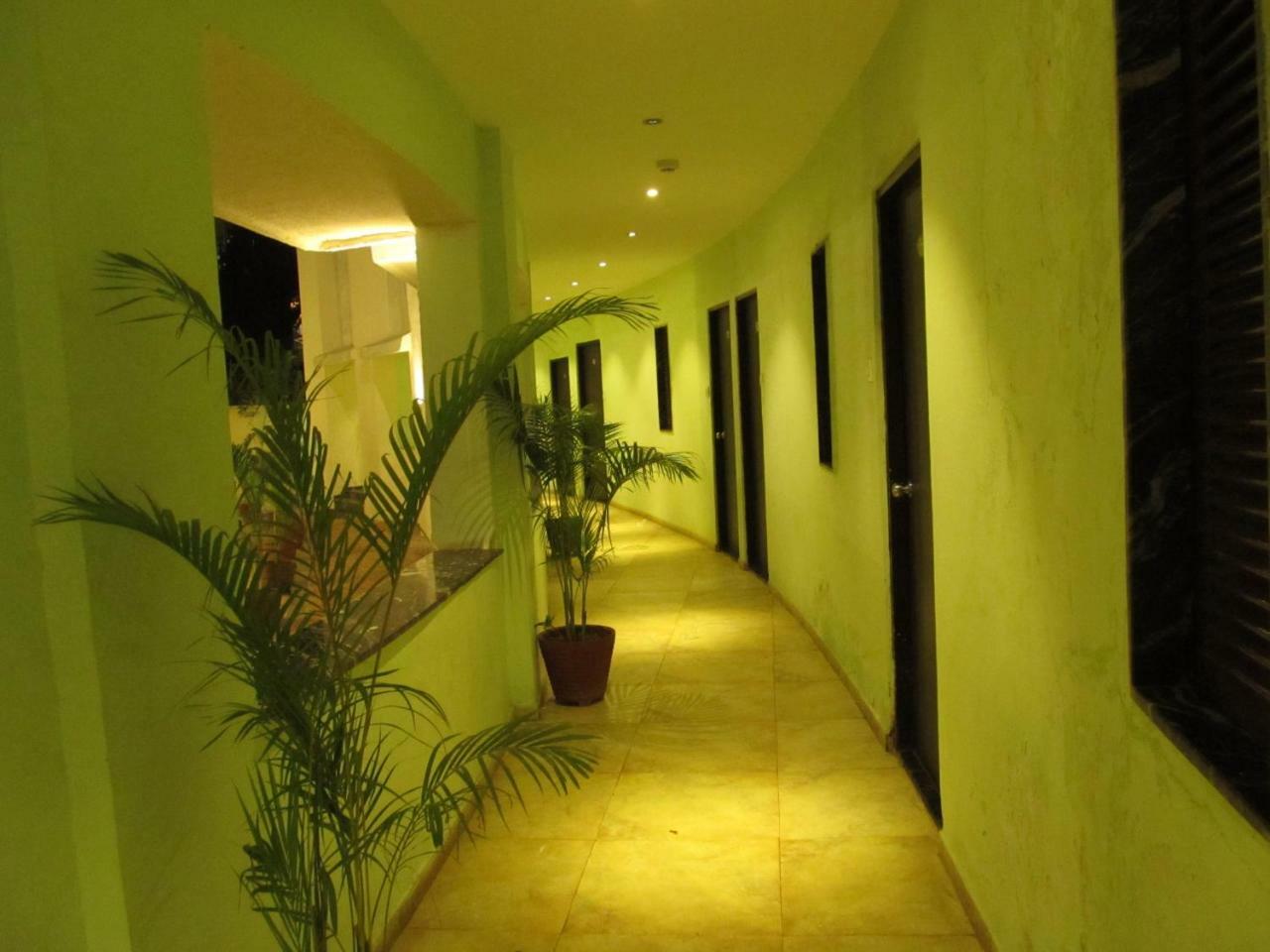 Hotel Sea Rock Villa Daman Exterior photo