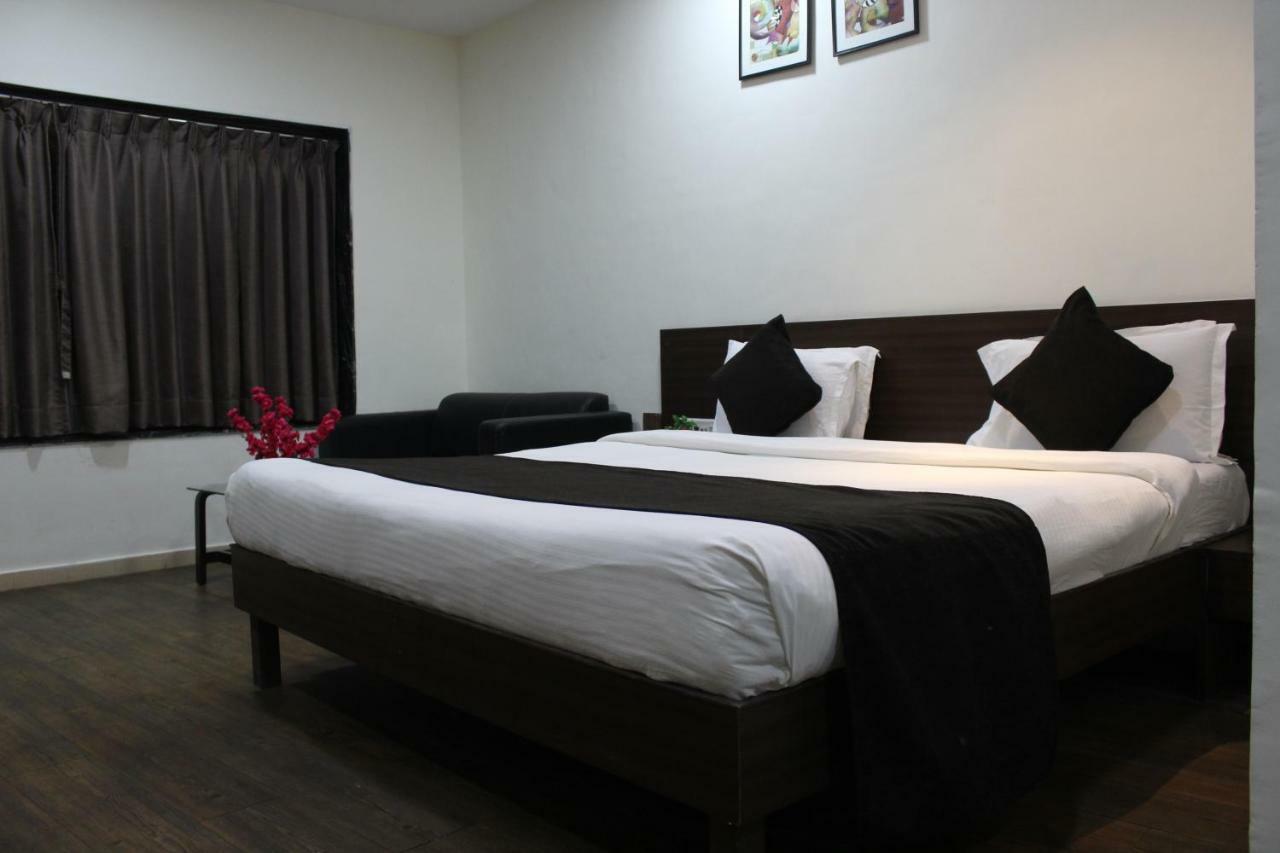 Hotel Sea Rock Villa Daman Exterior photo
